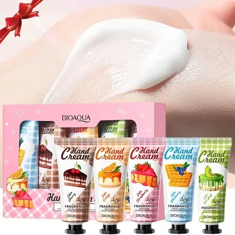 کرم دست پنج تایی کیک میوه ای bioaqua