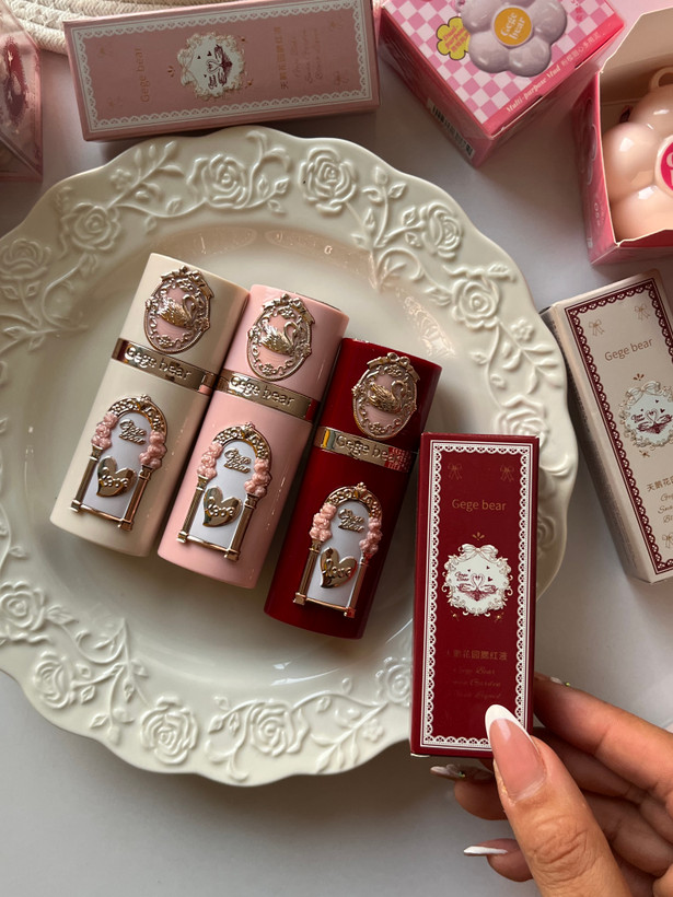 رژگونه مایع پرنسسی قو gege bear