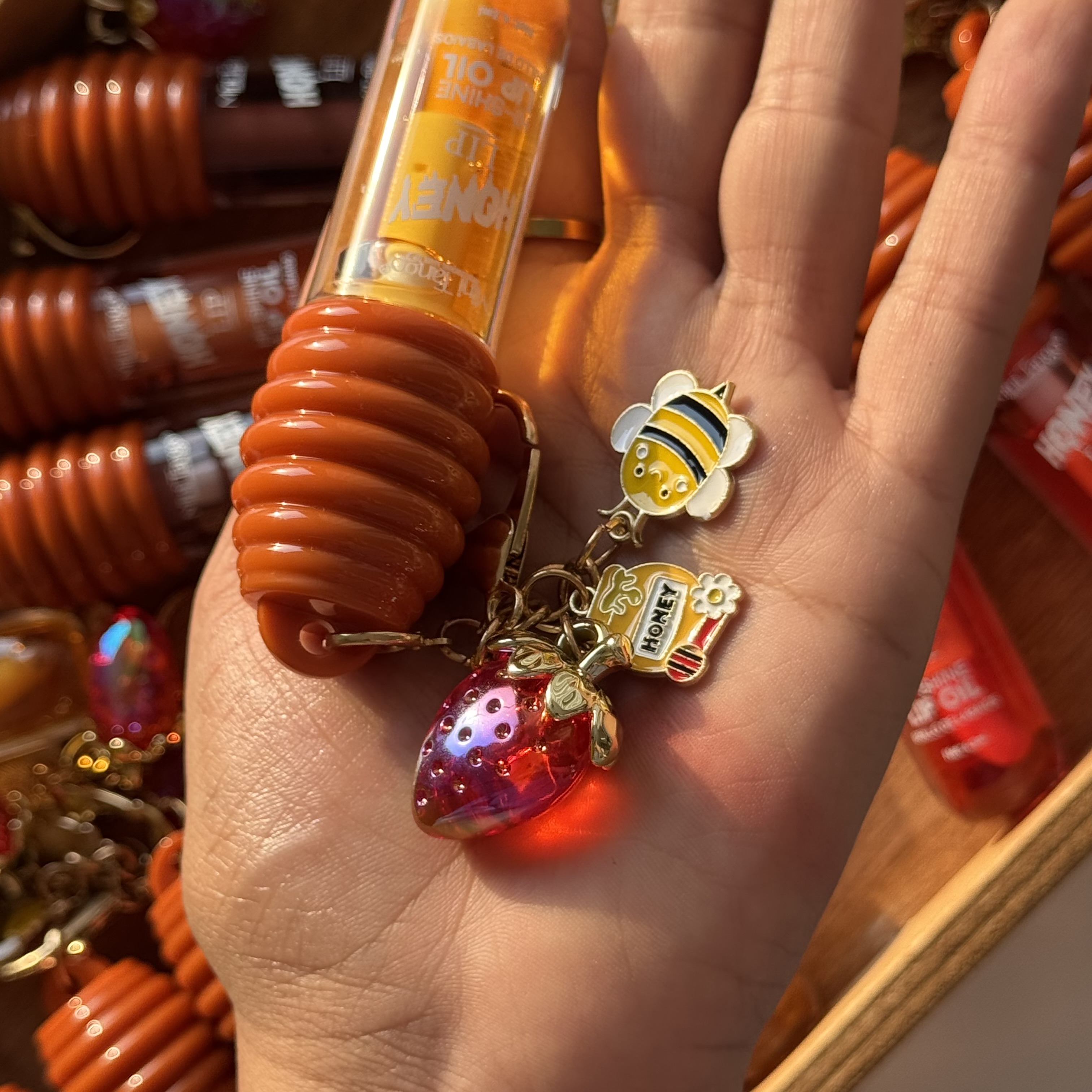 لیپ هانی آویز دار Mini tango